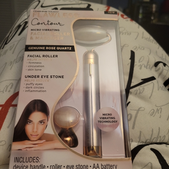 Finishing Touch Flawless Contour Micro Vibrating Facial Roller & Massager - Picture 4 of 6